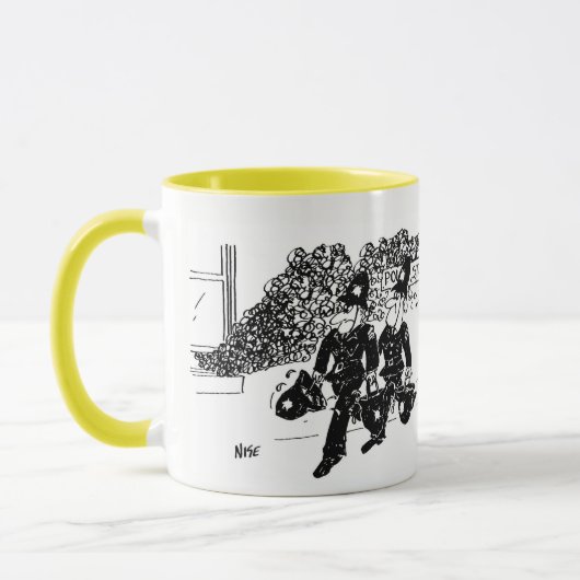 Mug Incendie au poste de police. (Gauche)