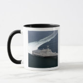 Mug Indépendance des navires de combat dans le golfe d (Gauche)