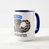 Mug Indicateur de parachutisme aéroporté américain sur (Devant droit)