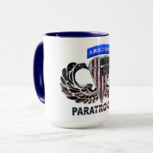 Mug Indicateur de parachutisme aéroporté américain sur (Devant gauche)