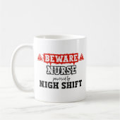 Mug Infirmière Alimentée Par Nuit Shift | Infirmière e (Gauche)