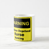 Mug Infirmière d'avertissement de caféine (Centre)