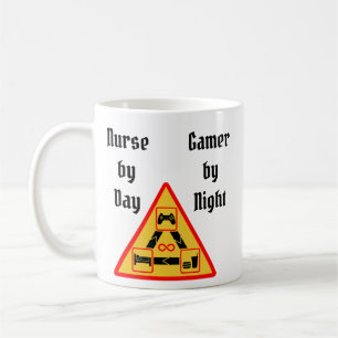 Mug Infirmière le jour, joueuse la nuit
