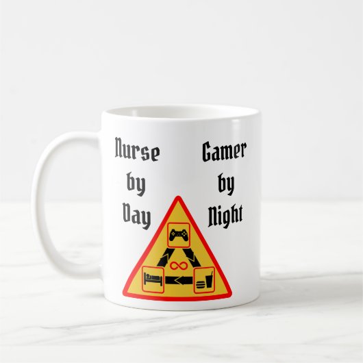 Mug Infirmière le jour, joueuse la nuit (Gauche)