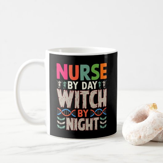 Mug Infirmière par Jour sorcière par Nuit Halloween In (Avec donut)