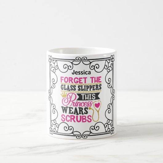 Mug INFIRMIÈRE PERSONNALISÉE - Cette Princesse Porte D (Centre)