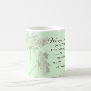 Mug Infirmière praticien Touch Vies Fleur sauvage