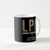 Mug Infirmière pratique autorisée LPN personnalisée (Devant droit)