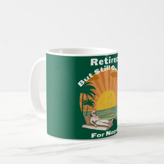 Mug Infirmière Retraitée Mais Toujours À L'Appel Pour (Devant gauche)
