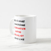 Mug infirmière spécialiste en informatique, génial (Devant gauche)