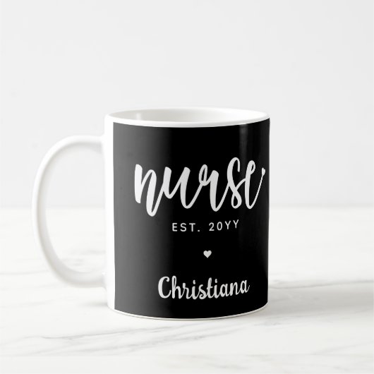 Mug Infirmière sur mesure Typographie Est Infirmière d (Gauche)