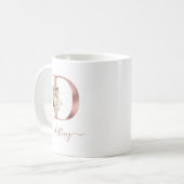 Mug Initiale "D" en monogramme doré rose sur fond ivoi (Devant gauche)