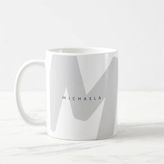 Mug Initiale et nom monogrammés surdimensionnés modern (Gauche)