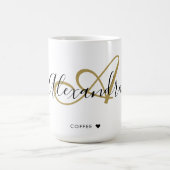 Mug Initiale Nommée Élégante Monogrammée Noir Or Scrip (Centre)