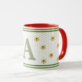 Mug Initiale personnalisée | Chic Gold Daisy Honeycomb (Devant droit)