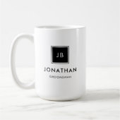 Mug Initiales de Monogramme noir et blanc moderne Groo (Gauche)