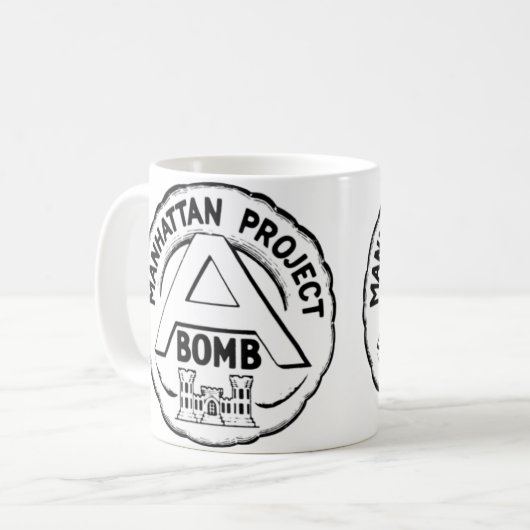 Mug Insigne du projet Manhattan (Devant gauche)