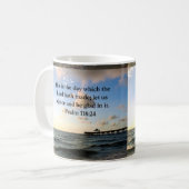 MUG INSPIRING PSALM 118:24 VERSE (Devant gauche)