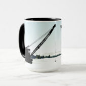 MUG INSTALLATIONS FONCTIONNANTES DE PÊCHE DE GLACE (Devant gauche)