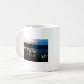 Mug Iris jaunes sur la rive du lac Arrowhead (Devant gauche)