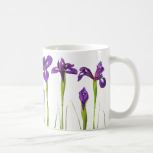 Mug Iris pourpres sur l'arrière - plan blanc - iris