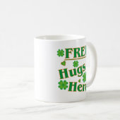 Mug Irish Free Hugs Ici ! Joyeux trèfle vert (Devant droit)