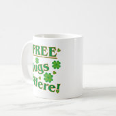 Mug Irish Free Hugs Ici ! Joyeux trèfle vert (Devant gauche)