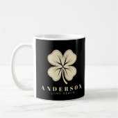Mug Irlandais Lucky Four Leaf Clover avec nom noir (Gauche)