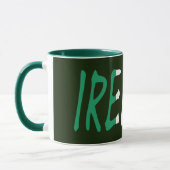 Mug Irlande écrasée sur le drapeau irlandais (Gauche)