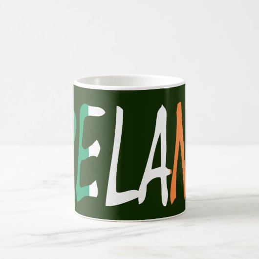 Mug Irlande écrasée sur le drapeau irlandais (Centre)
