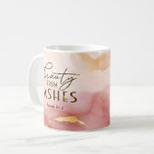 Mug Isaïe 61 3 Beauté de Ashes Bible Verse Rose (Devant gauche)