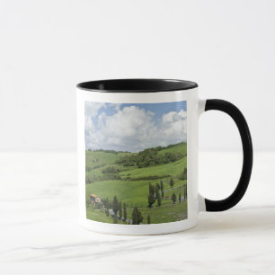 Mug Italie, Toscane. La Foce. Une route courbée serpe