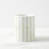 Mug J, initiale dorée, sur rayures bleues et blanches (Centre)
