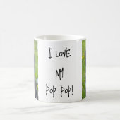 Mug "J'adore mon Papi ! "Chien fantaisiste dans l'herb (Centre)