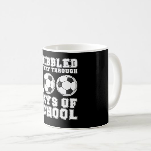 Mug J'Ai Éclaté Mon Chemin À Travers 100 Jours Soccer  (Devant droit)