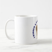 Mug J'ai embrassé un Cairn Terrier (Gauche)