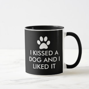 Mug J'ai embrassé un chien et je l'ai aimé noir de