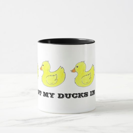 Mug J'ai mes canards dans une rangée Jaune de caoutcho (Centre)