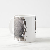 MUG J'AI SURVÉCU À LA FIN DU MONDE 2012 (Devant gauche)