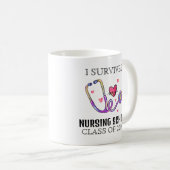 Mug J'ai survécu à l'école de soins infirmiers Grad (Devant droit)