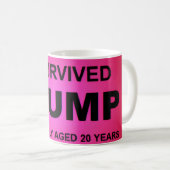Mug J'ai survécu à tRUMP (Devant droit)