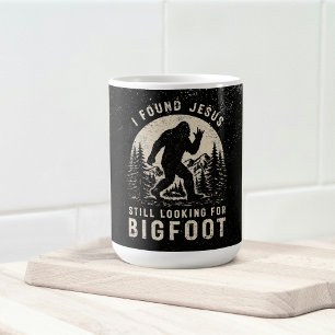 Mug J'ai trouvé Jésus mais je cherche toujours Bigfoot