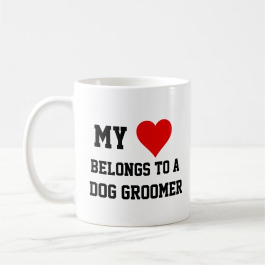 Mug J'Appartiens À Un Groomer De Chiens (Gauche)