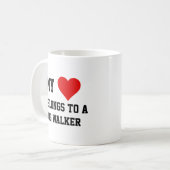 Mug J'Appartiens À Un Marcheur De Chien (Devant gauche)