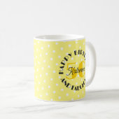 Mug Jaune 50 et fabuleux Joyeux anniversaire (Devant droit)