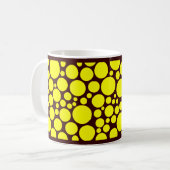 Mug Jaune brillant sur Brown foncé (Devant gauche)
