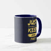 Mug Jaune Gardez Jésus d'abord (Devant droit)