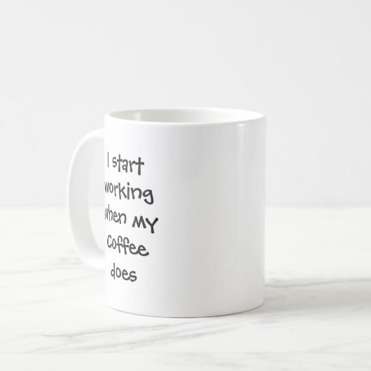 Mug Je commence à travailler quand le café fait un dev (Devant gauche)