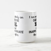 Mug Je cours entièrement sur la caféine (Centre)