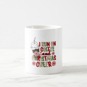 Mug Je fonctionne au café et à la joie de Noël